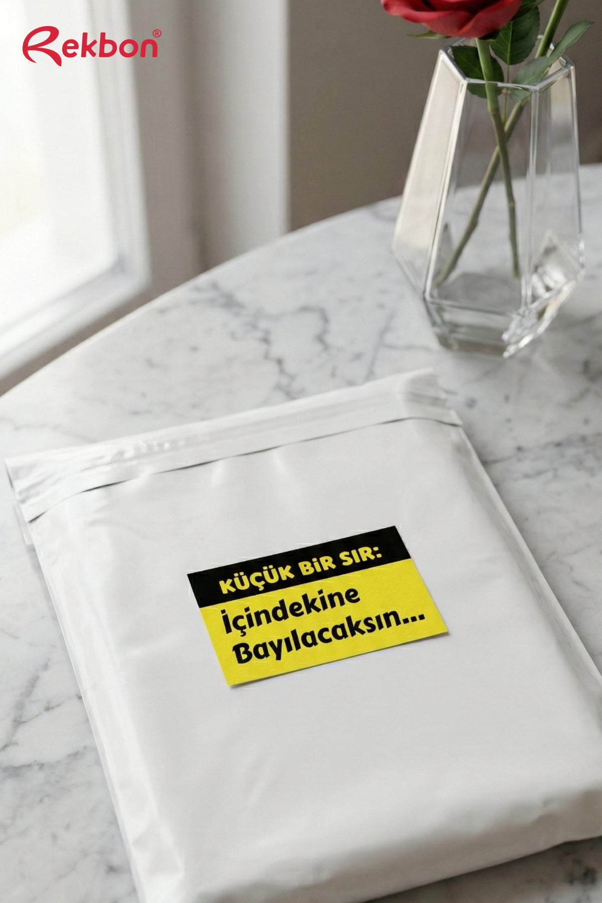 Rekbon Küçük Bir Sır Paketleme Etiketi